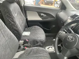Toyota IST 2009 White