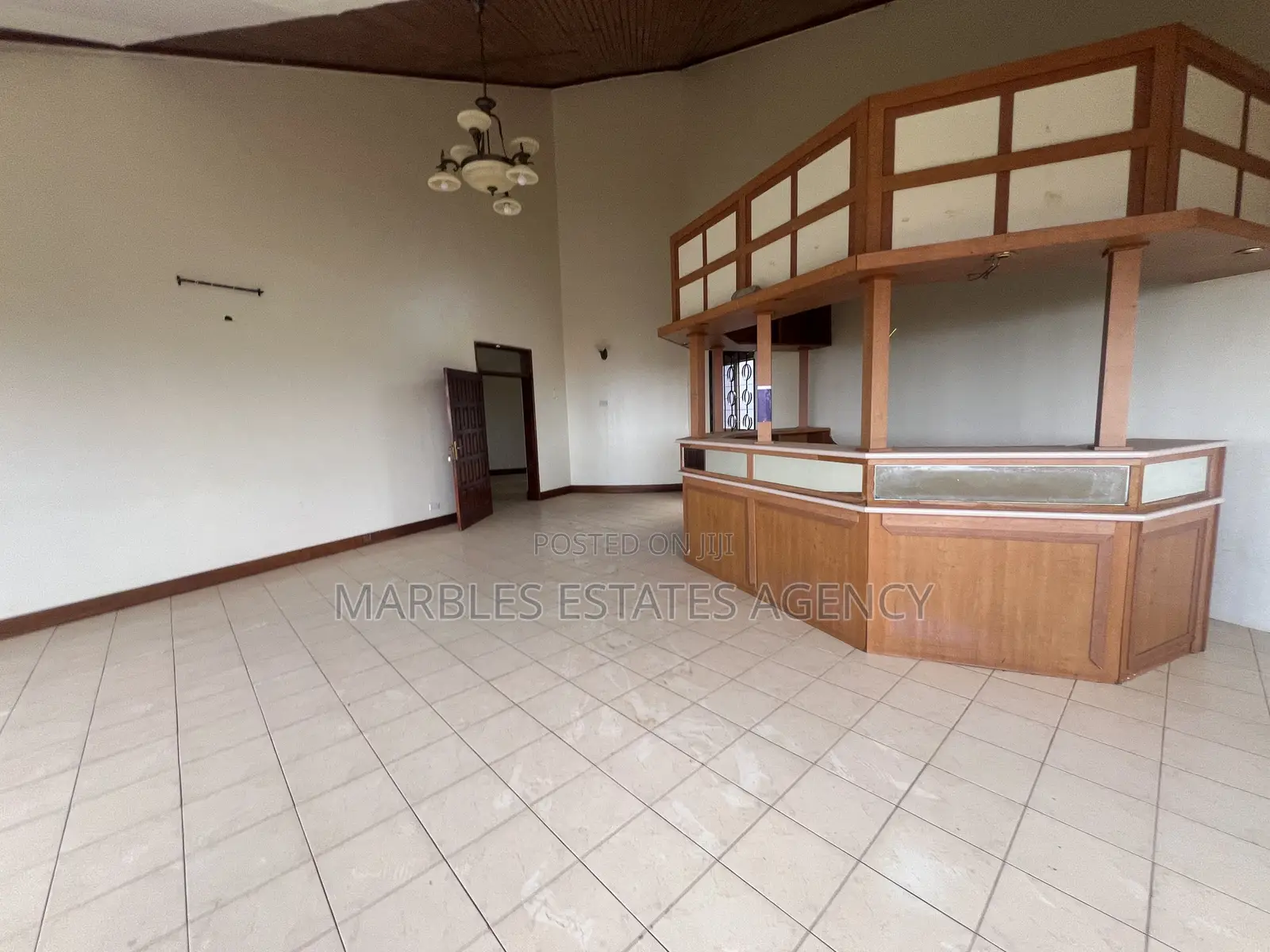 Furnished 10bdrm Bungalow in Mutungo, Central Division for rent