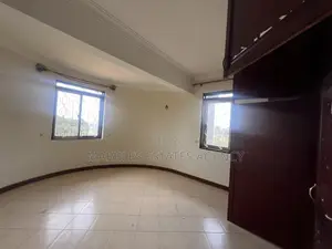 Furnished 10bdrm Bungalow in Mutungo, Central Division for rent