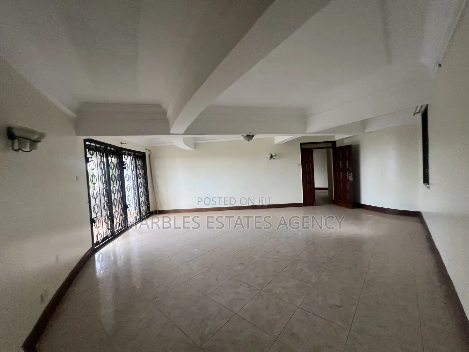 Furnished 10bdrm Bungalow in Mutungo, Central Division for rent