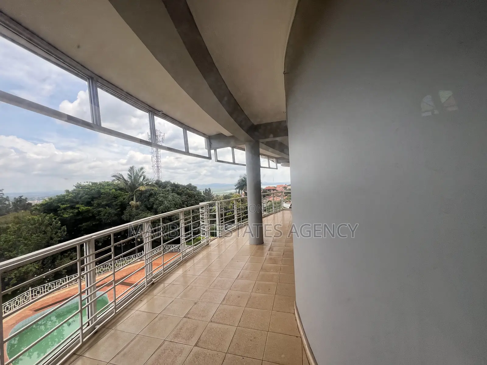 Furnished 10bdrm Bungalow in Mutungo, Central Division for rent