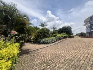 Furnished 10bdrm Bungalow in Mutungo, Central Division for rent