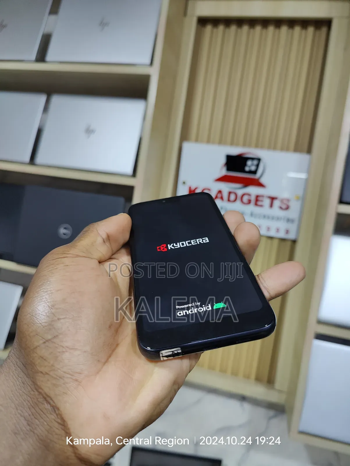 Kyocera Gratina  KYV48 32 GB Black