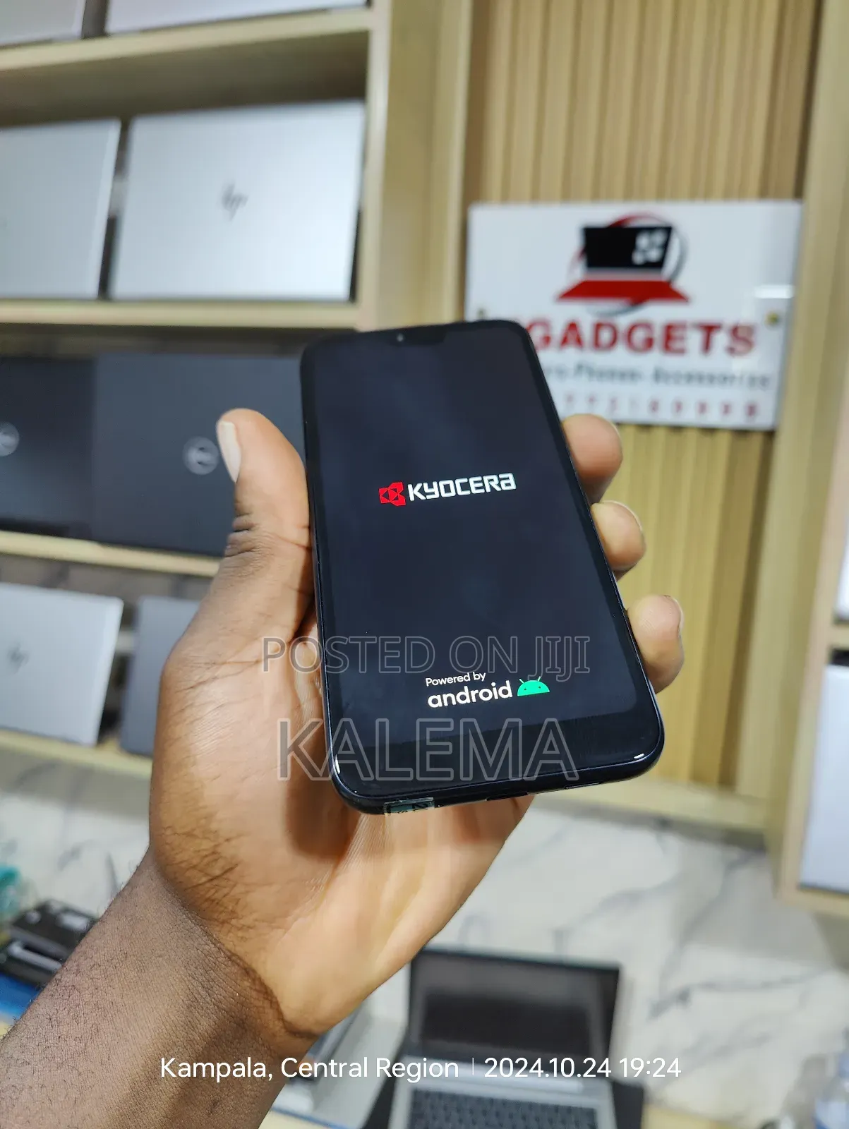 Kyocera Gratina  KYV48 32 GB Black