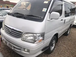 Photo - Toyota HiAce 2001