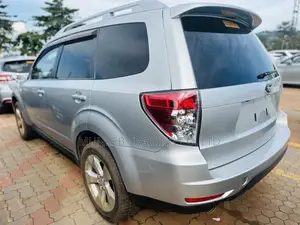 Subaru Forester 2.0D X 2010 Silver