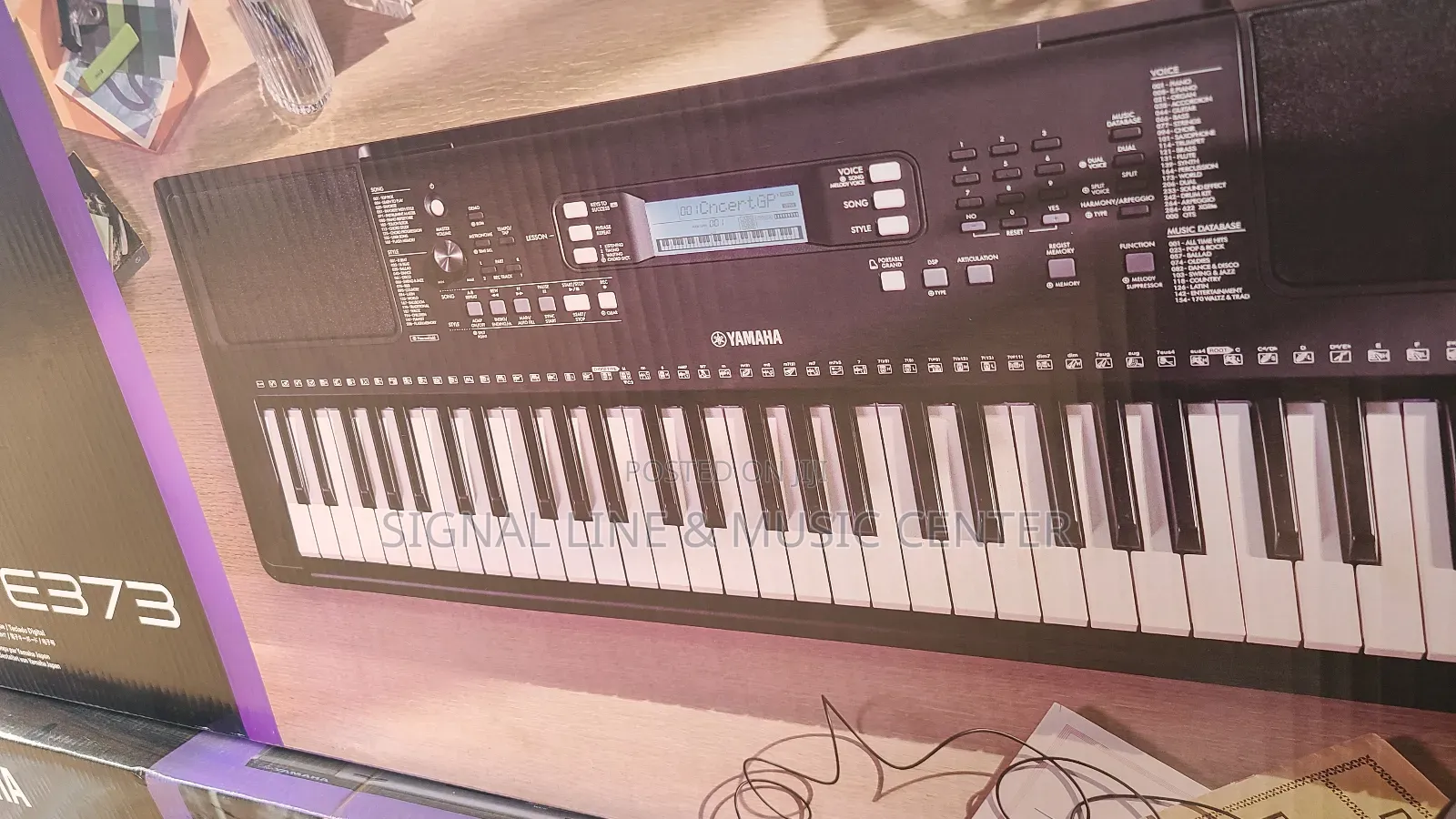 Yamaha PSR-E373 Keyboard