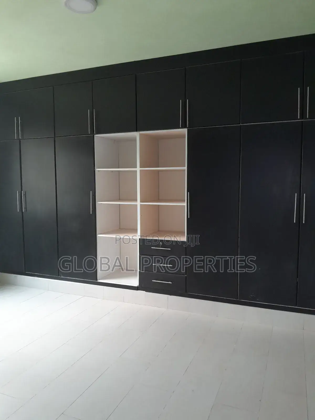 3bdrm Apartment in Kyaliwajala Kira, Central Division for rent