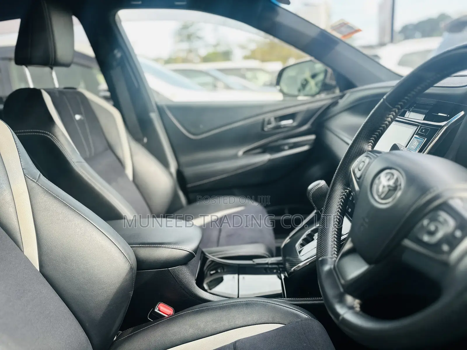 Toyota Harrier 2.0 4WD 2015 White