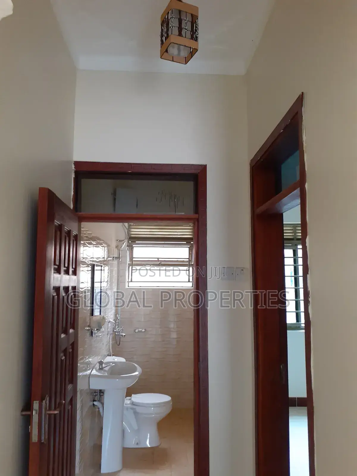 2bdrm Bungalow in Kira Estate, Central Division for rent