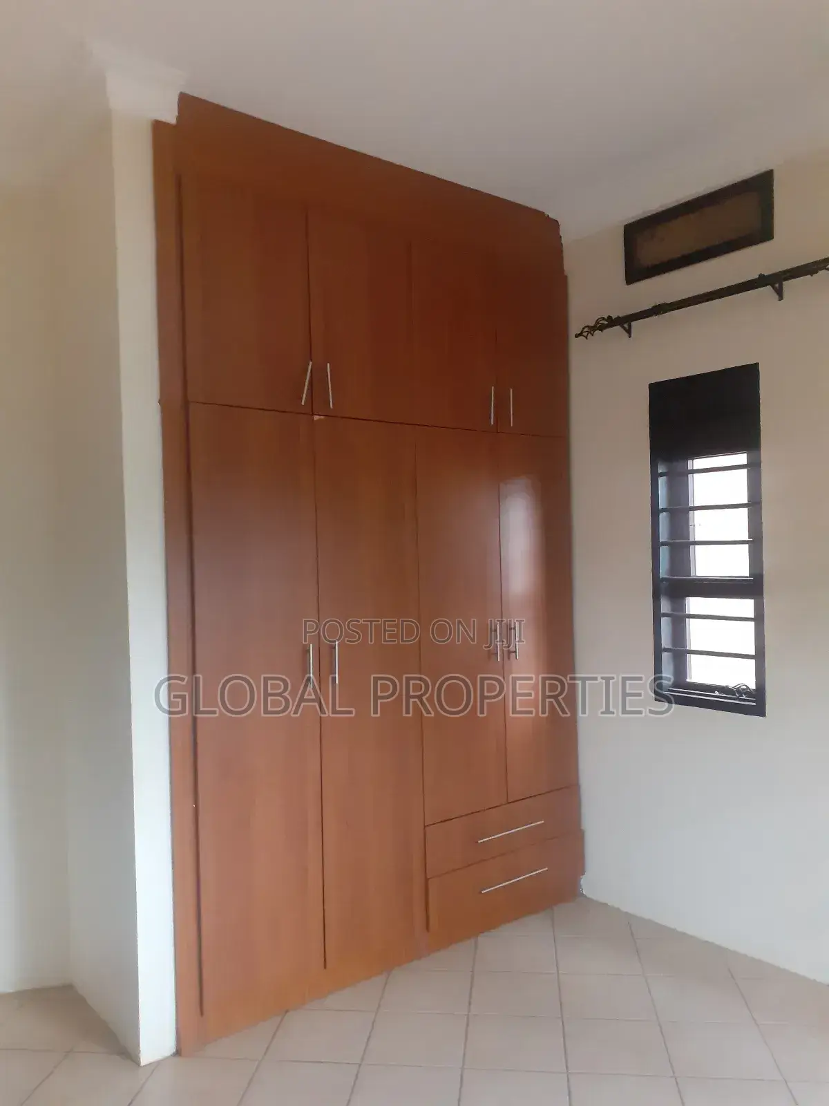 2bdrm Bungalow in Kira Estate, Central Division for rent