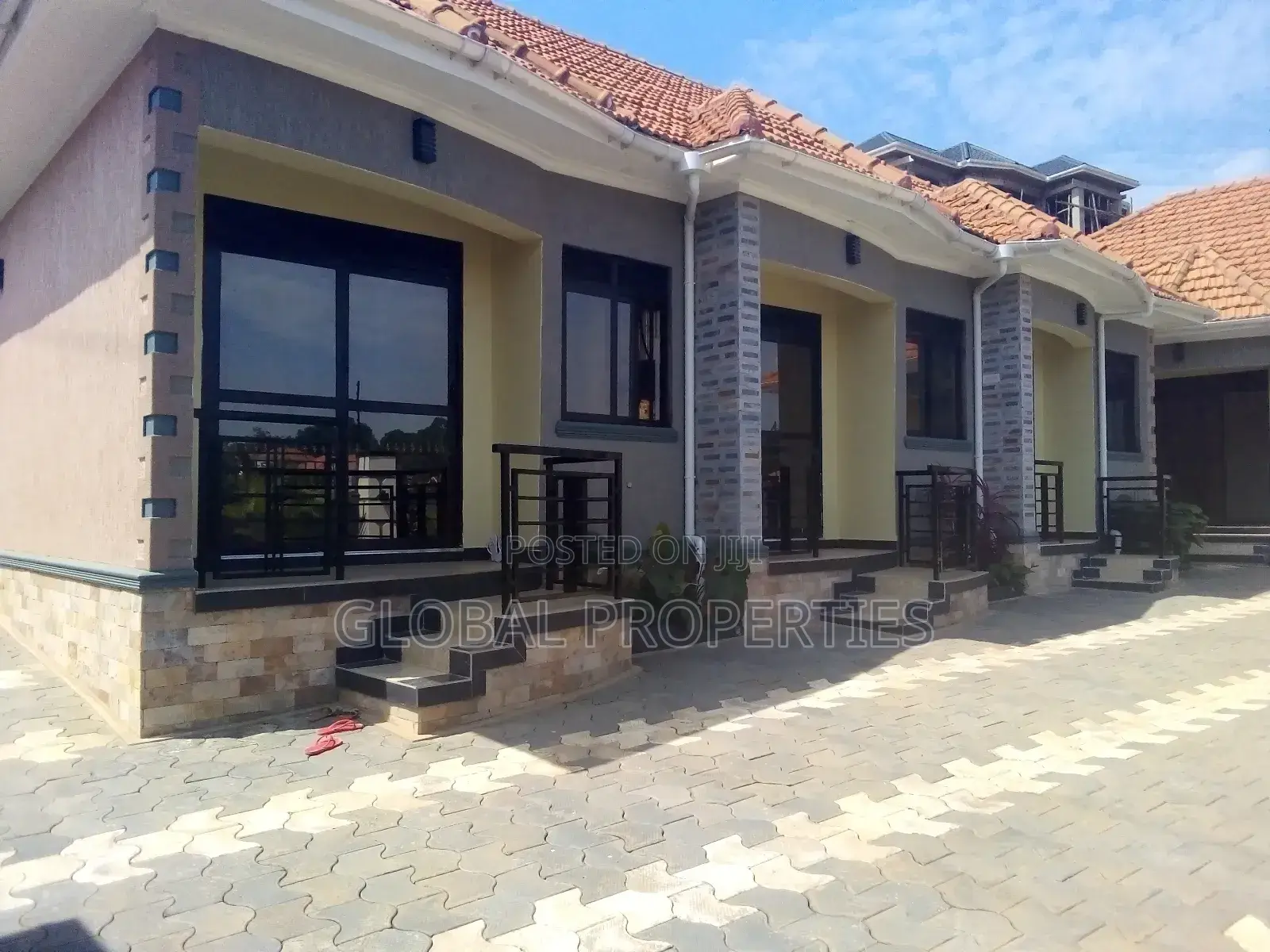 1bdrm Bungalow in Kira Estate, Central Division for rent