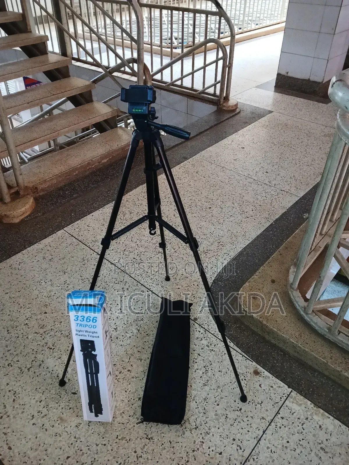 Lightweight 1.4mtrs Adjustable Phone and Camera Tripod Stand