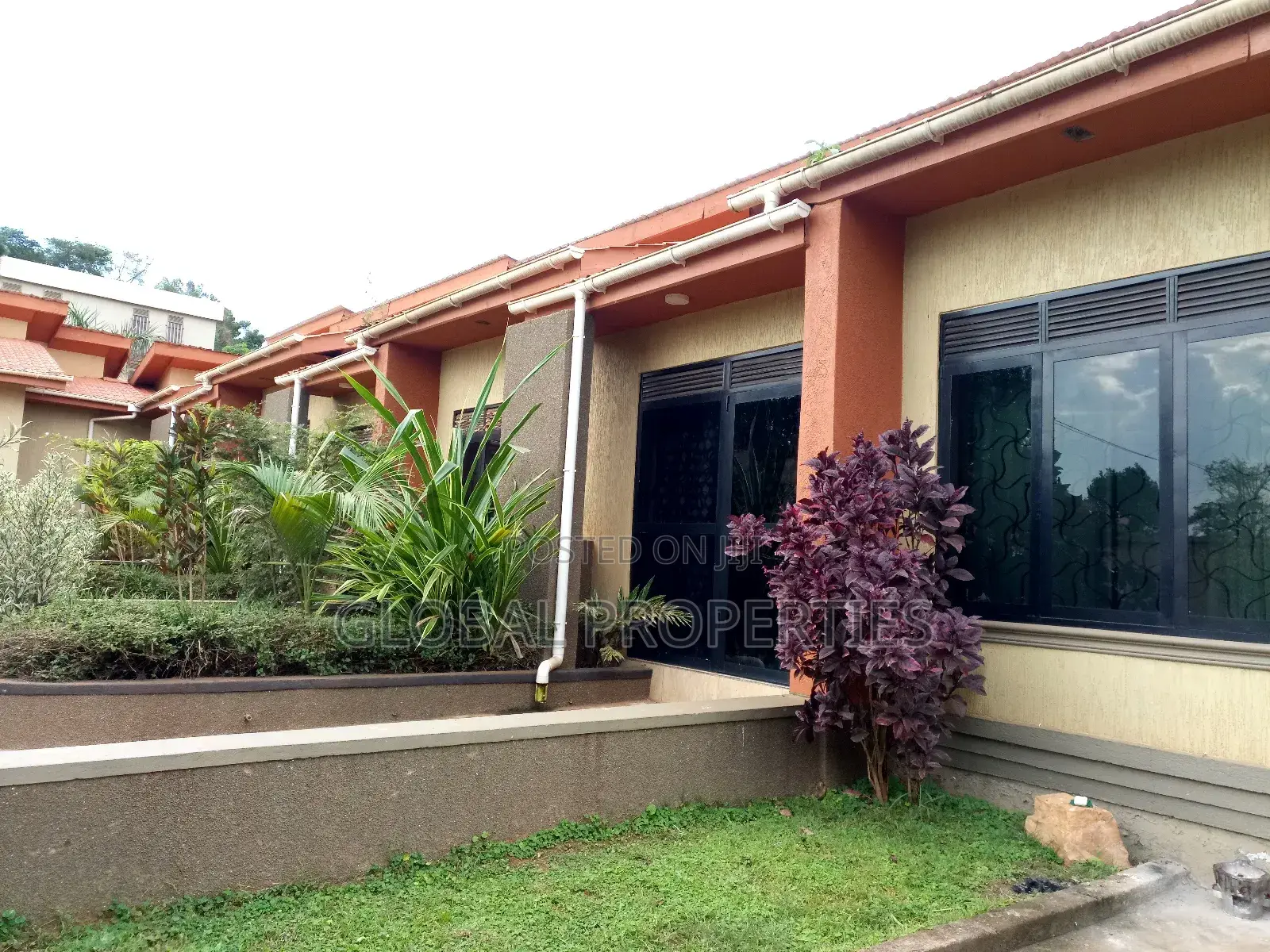 1bdrm Bungalow in Kira Bulindo Rd, Central Division for rent