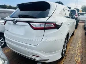 Toyota Harrier 2.0 2017 White