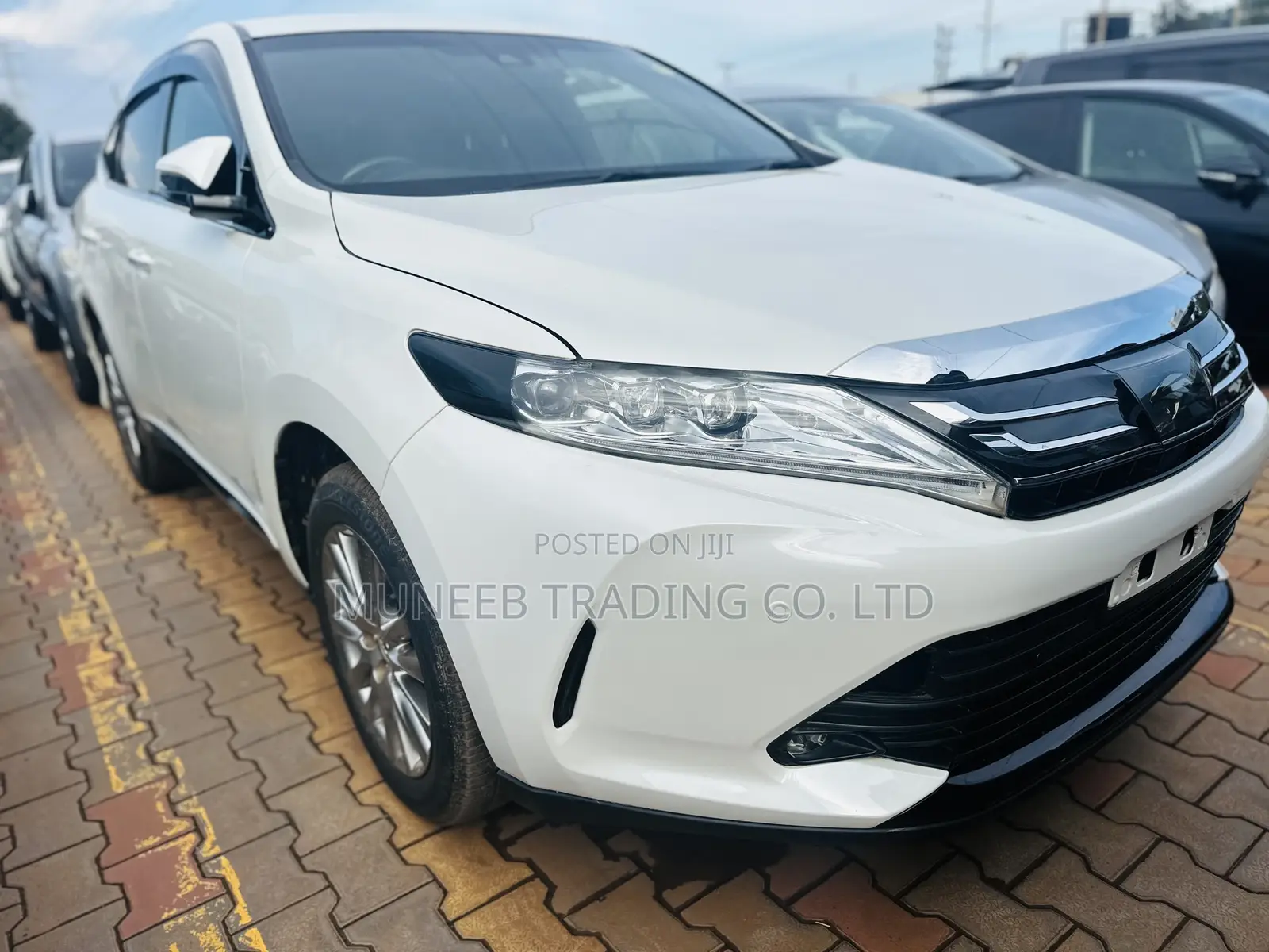 Toyota Harrier 2.0 2017 White
