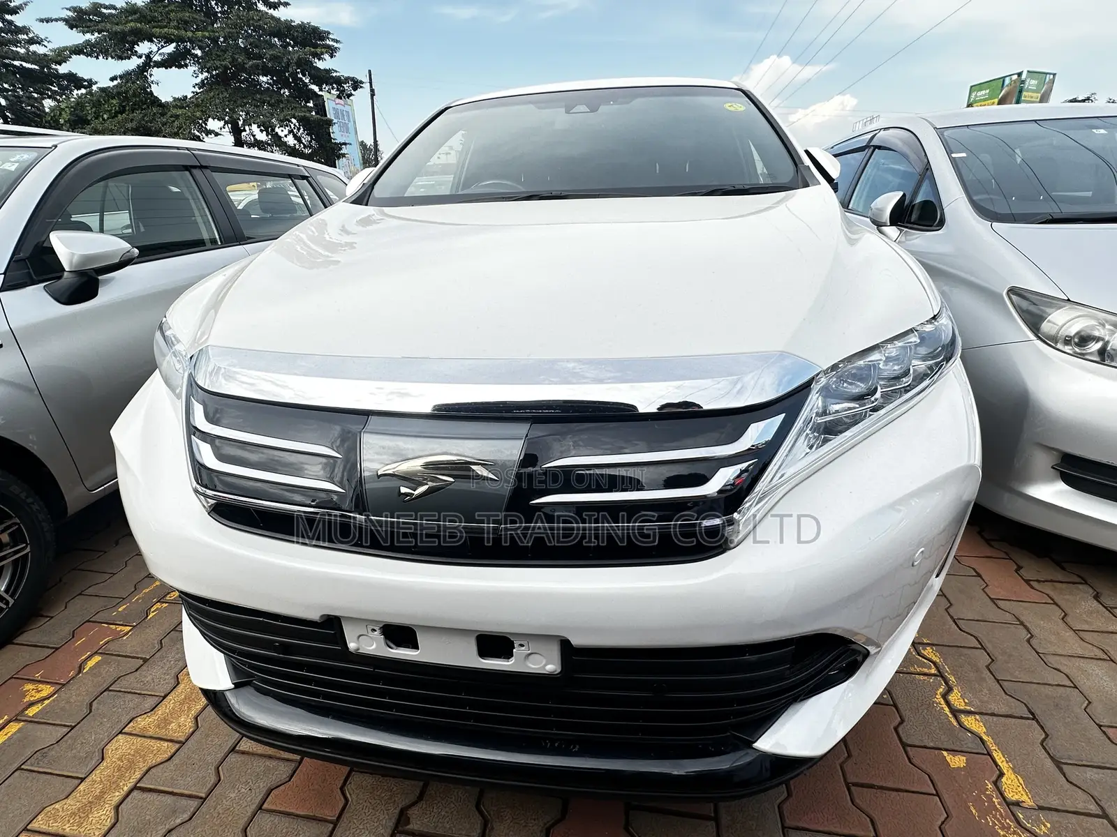 Toyota Harrier 2.0 2017 White