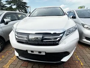 Toyota Harrier 2.0 2017 White