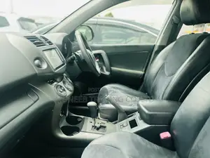 Toyota Vanguard 2011 Silver