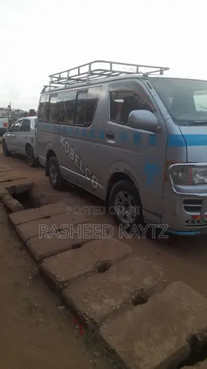 Photo - Toyota HiAce 2008 Silver