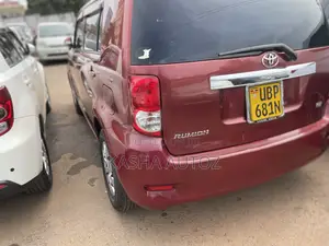 Toyota Rumion 1.5 FWD 2021 Red