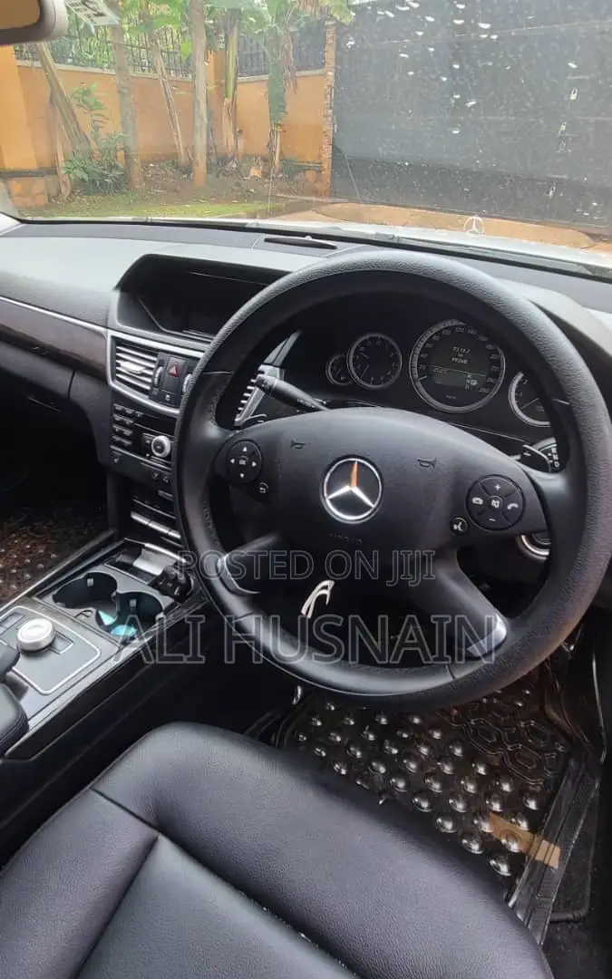 Mercedes-Benz E200 2013 Silver
