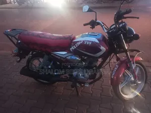 TVS HLX 125 2022 Red