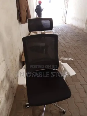 Executive Office Swivel Chair/Office Chair With Headrest
