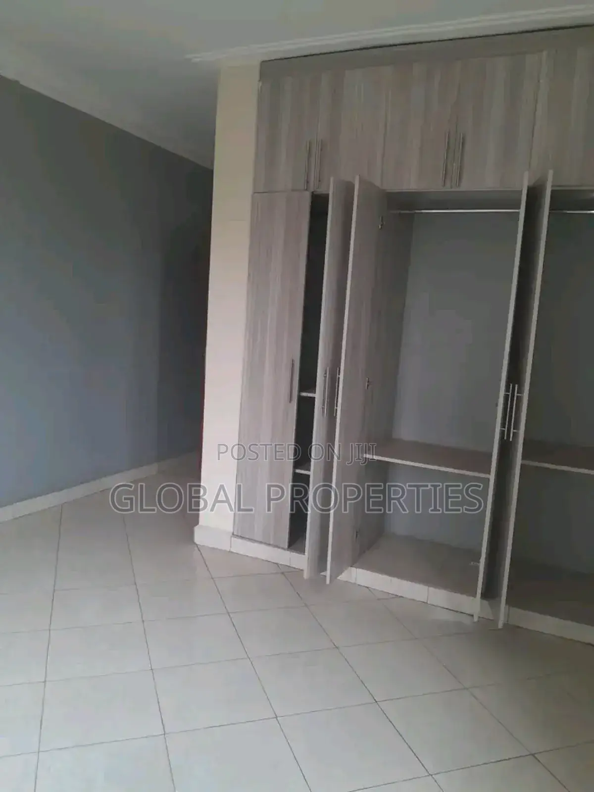 3bdrm Apartment in Nsawo Estate, Central Division for rent