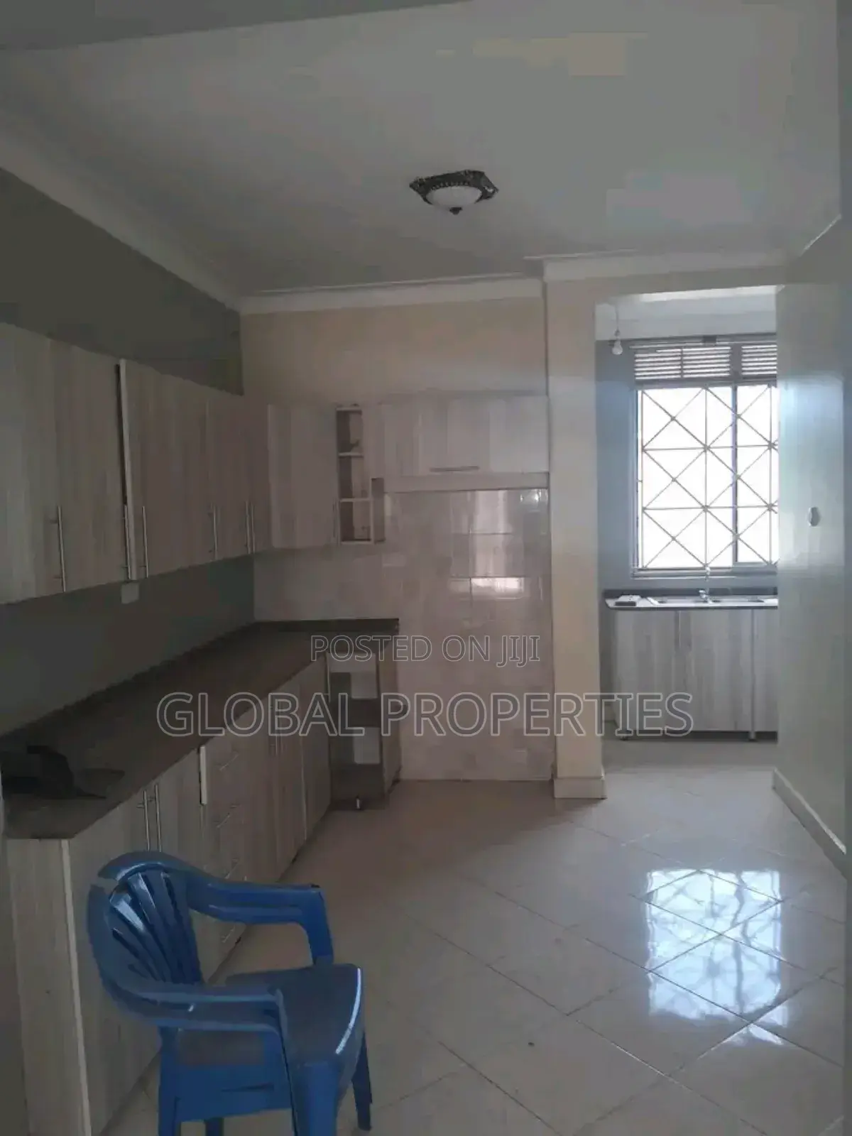 3bdrm Apartment in Nsawo Estate, Central Division for rent
