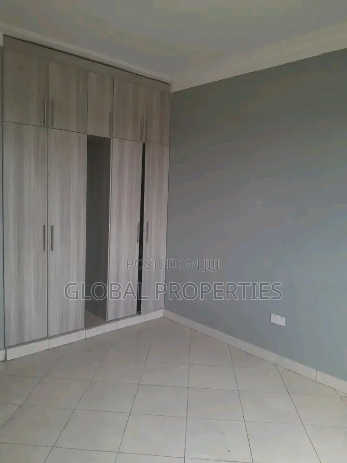 3bdrm Apartment in Nsawo Estate, Central Division for rent