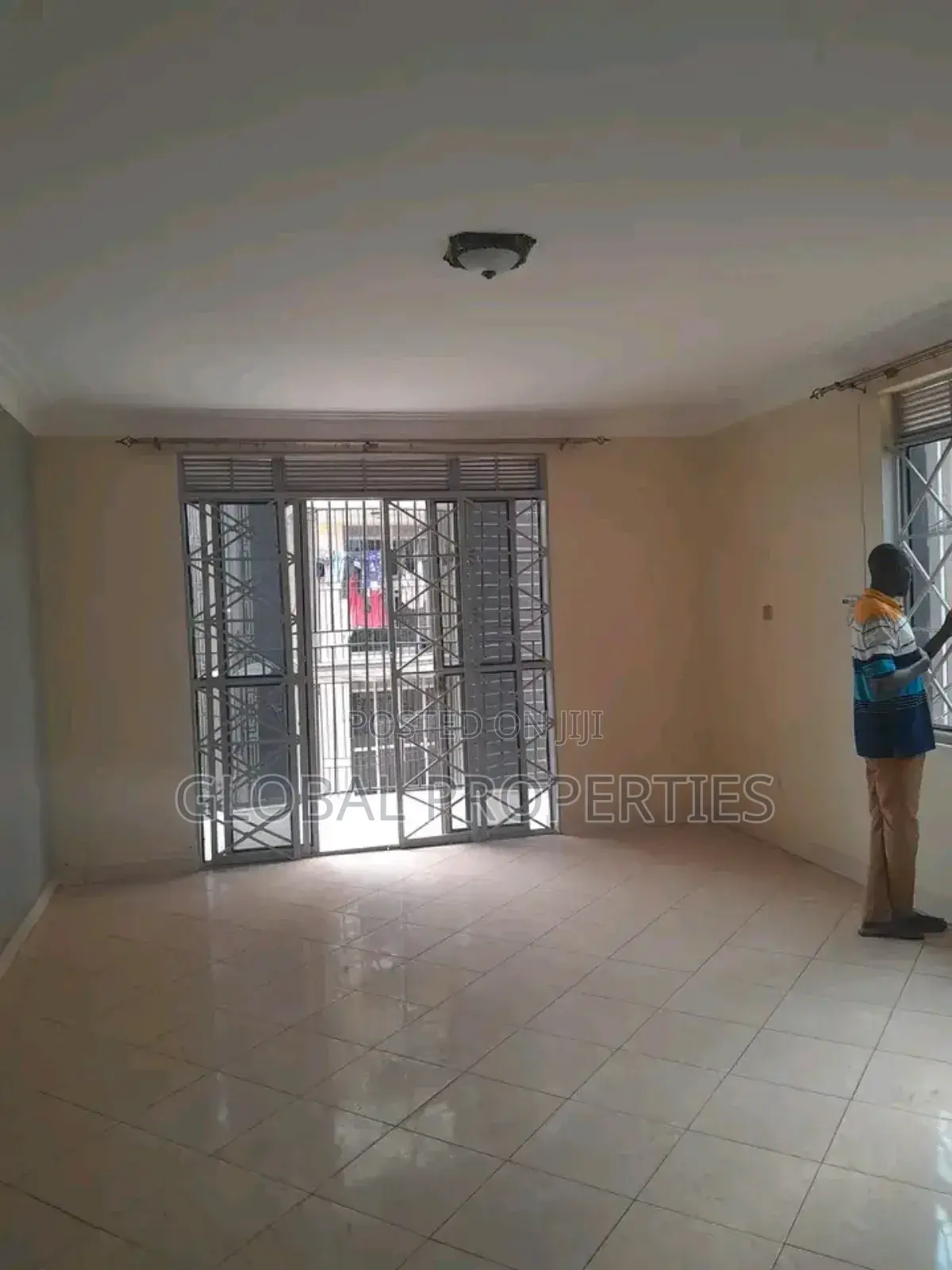 3bdrm Apartment in Nsawo Estate, Central Division for rent