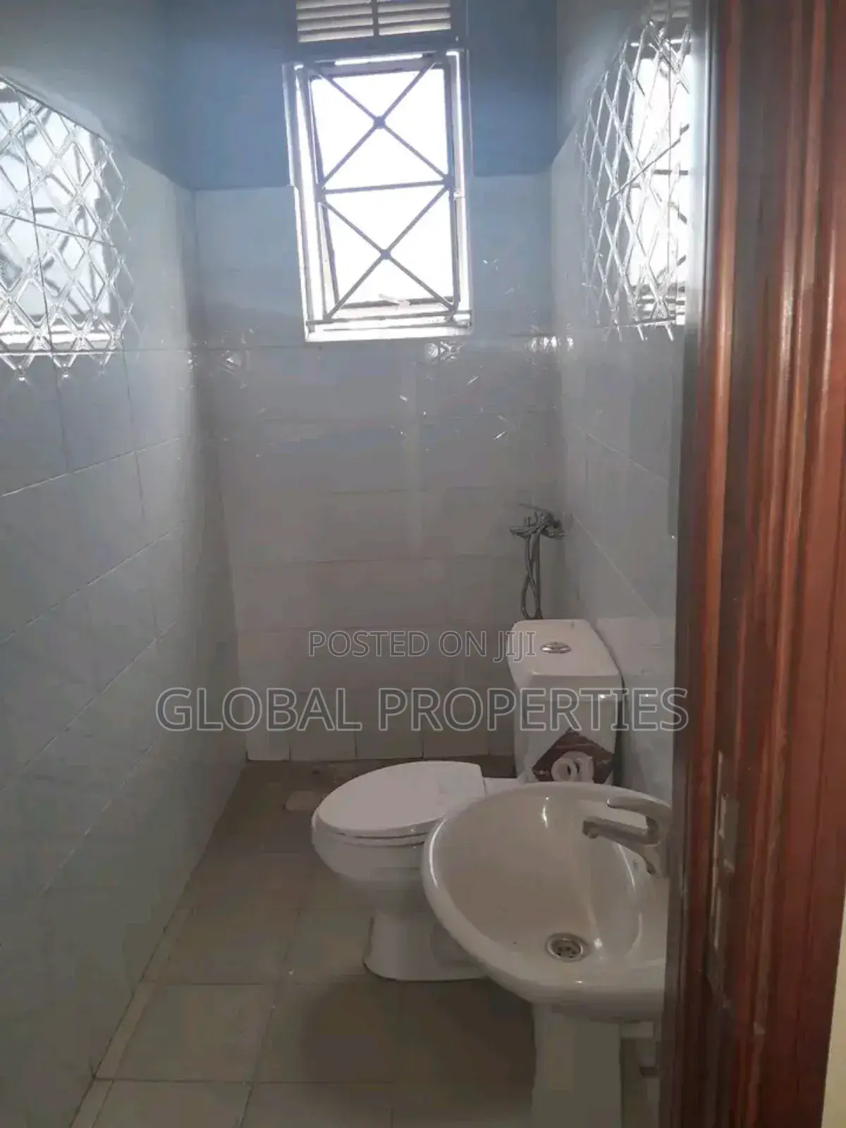 3bdrm Apartment in Nsawo Estate, Central Division for rent