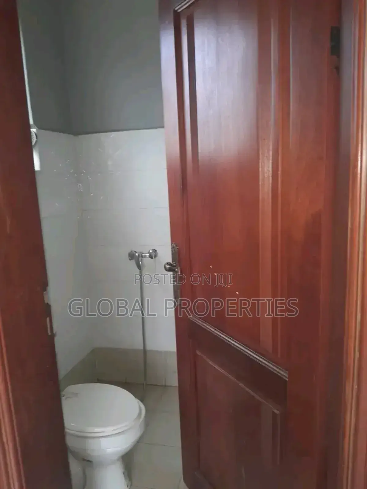 3bdrm Apartment in Nsawo Estate, Central Division for rent