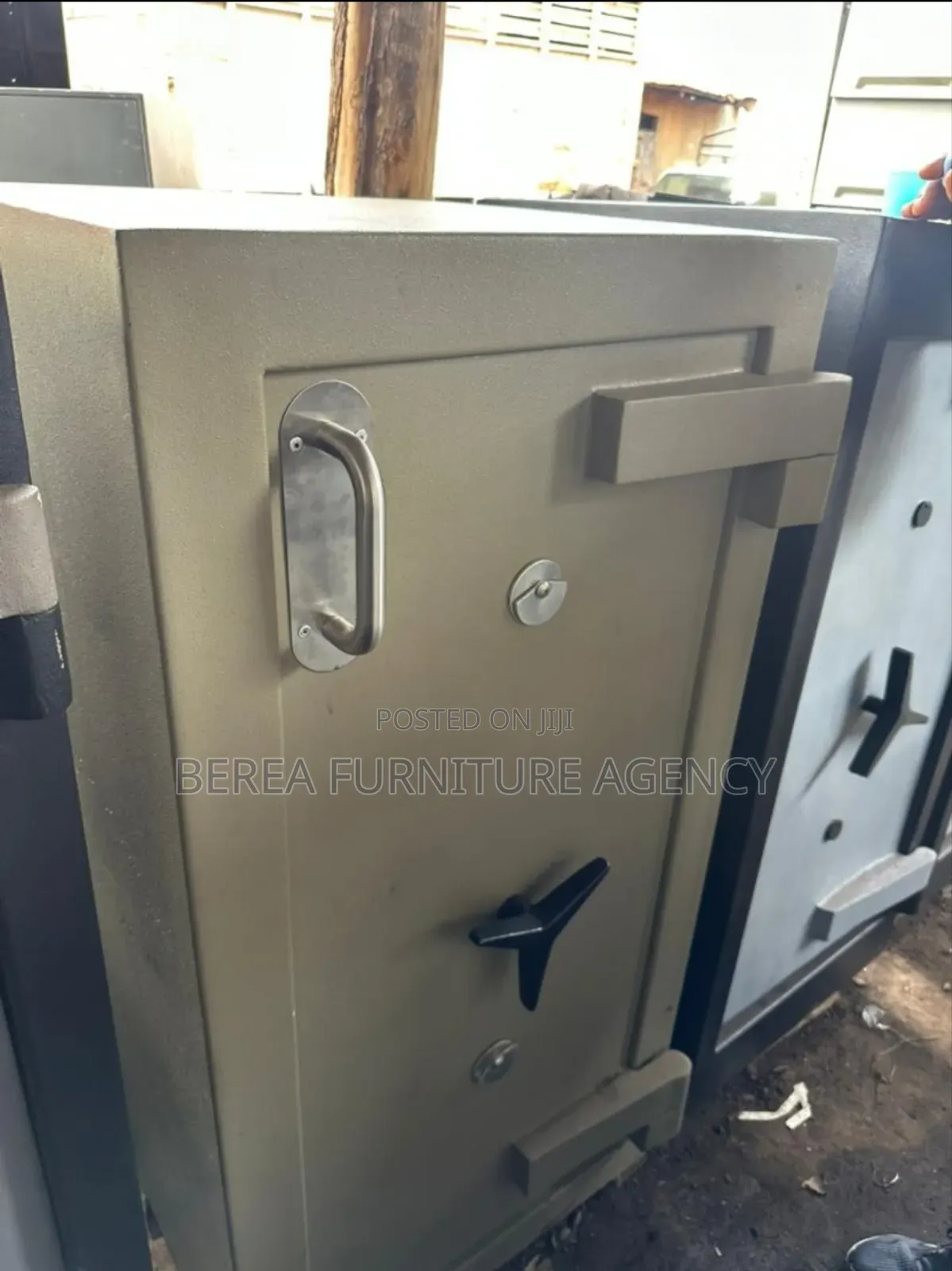 Bank, Forex Bureaus Money Safe