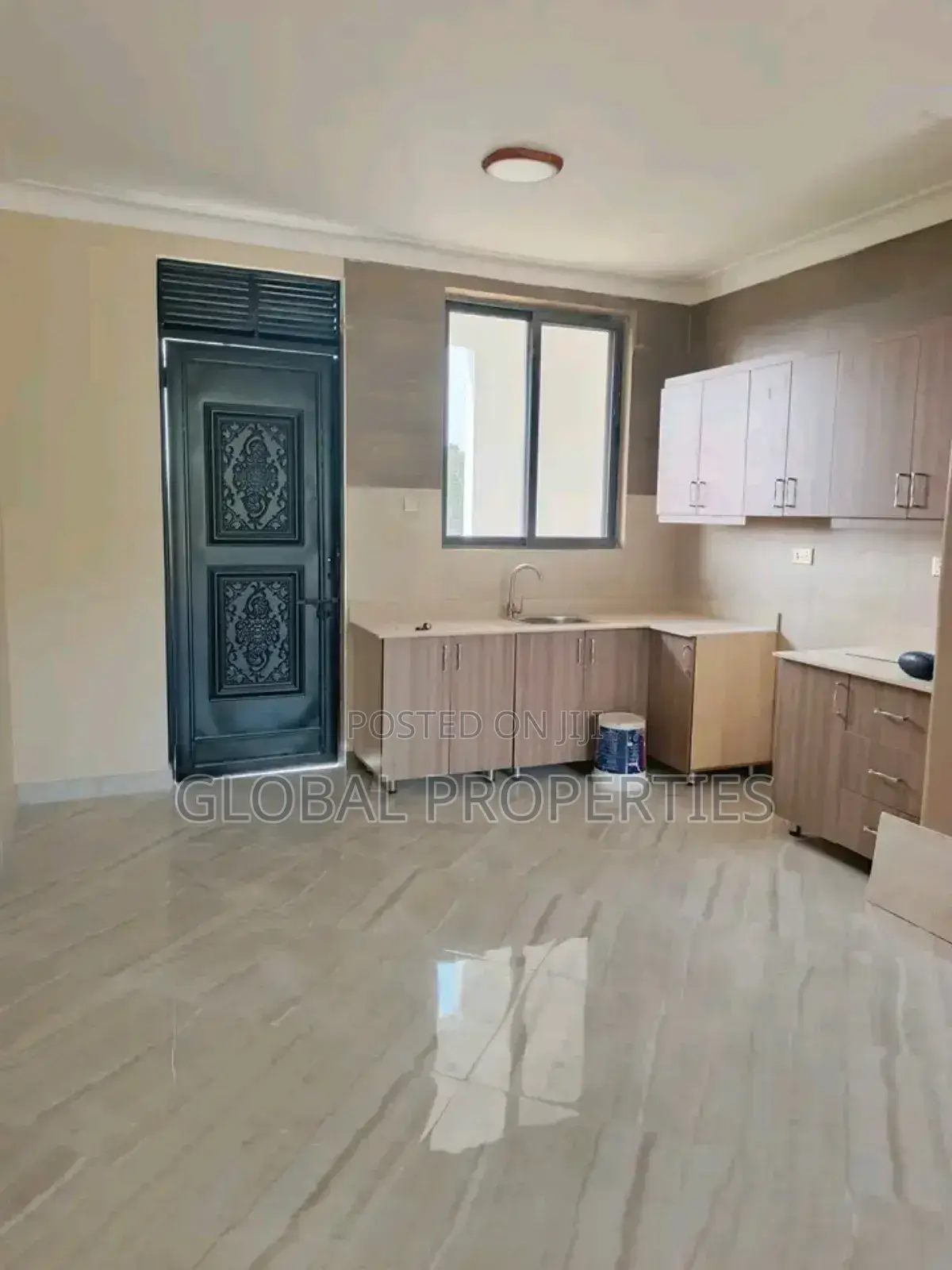 2bdrm Apartment in Kyambongo Kireka Rd, Central Division for rent
