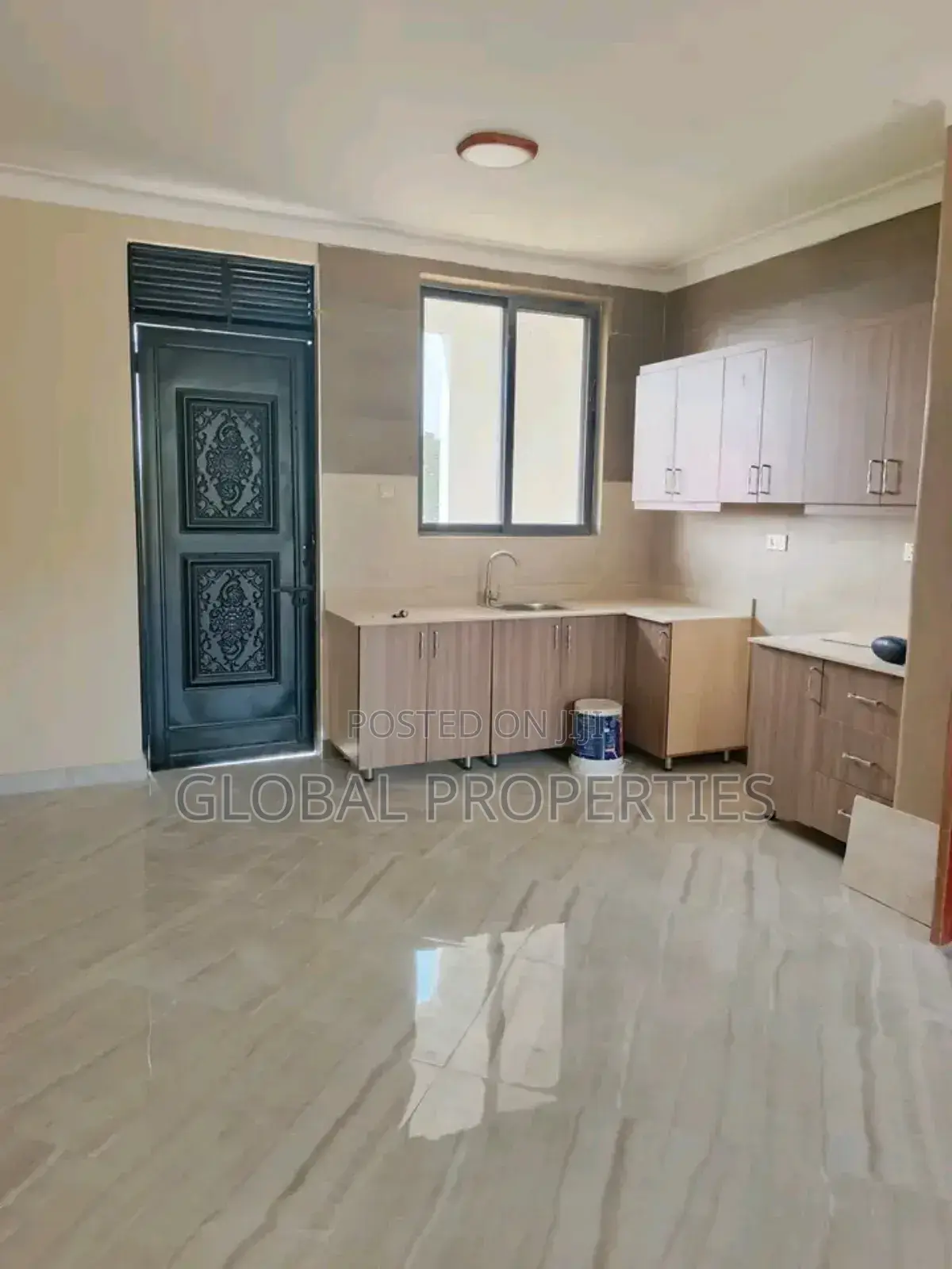 2bdrm Apartment in Kyambongo Kireka Rd, Central Division for rent