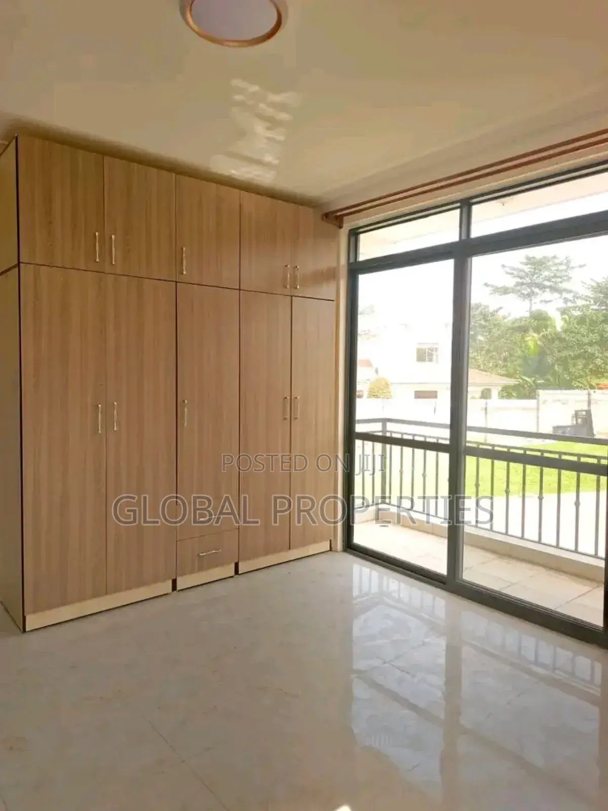 2bdrm Apartment in Kyambongo Kireka Rd, Central Division for rent