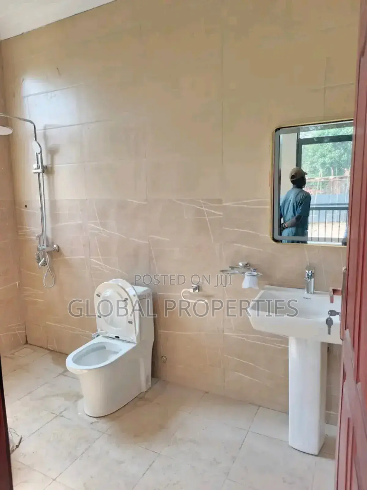2bdrm Apartment in Kyambongo Kireka Rd, Central Division for rent