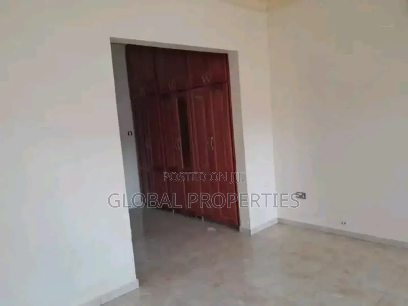 3bdrm Apartment in Nsawo Estate, Central Division for rent