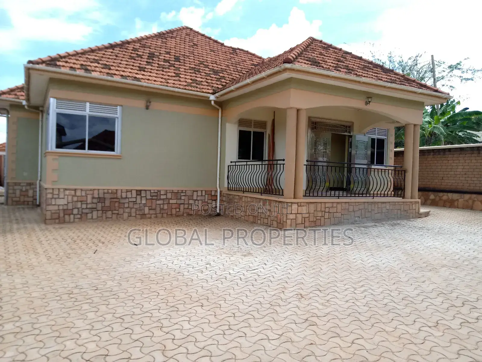 4bdrm Bungalow in Naalya Estate, Central Division for rent