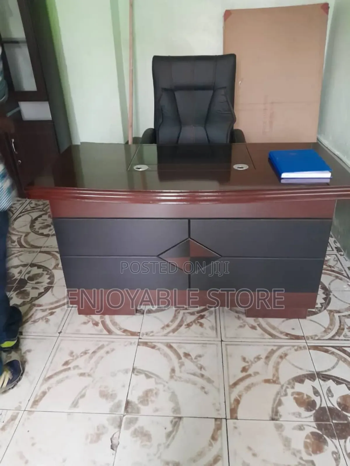 Luxury Modern Office Chair and Executive Chair
