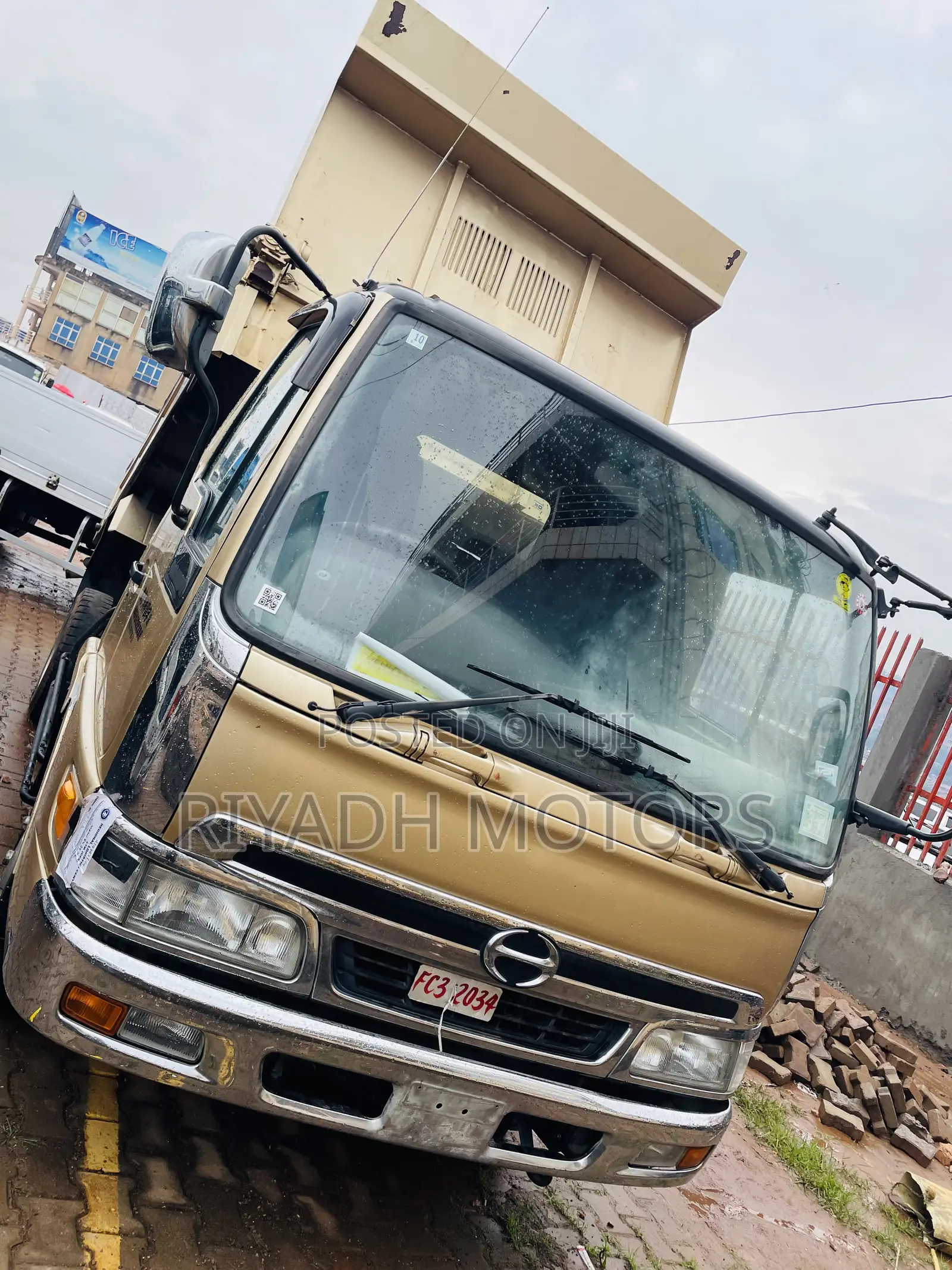 Hino Dumper J07C