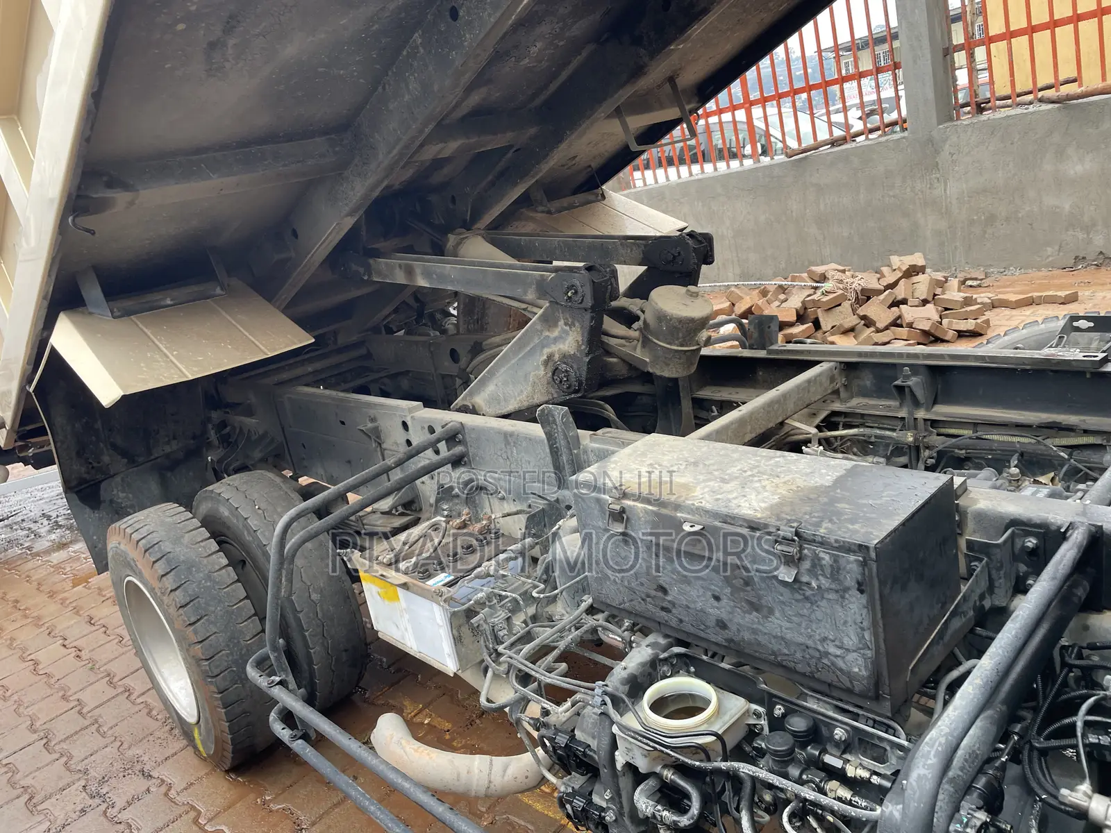 Hino Dumper J07C