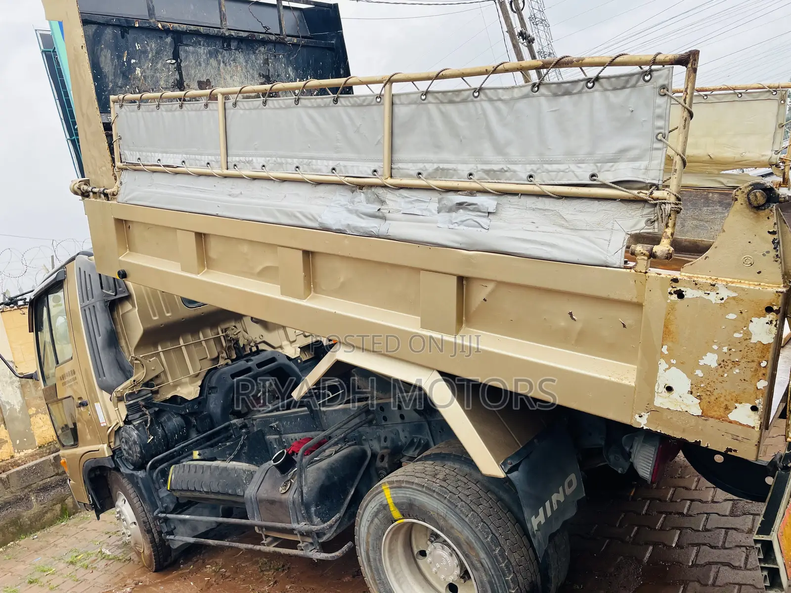 Hino Dumper J07C