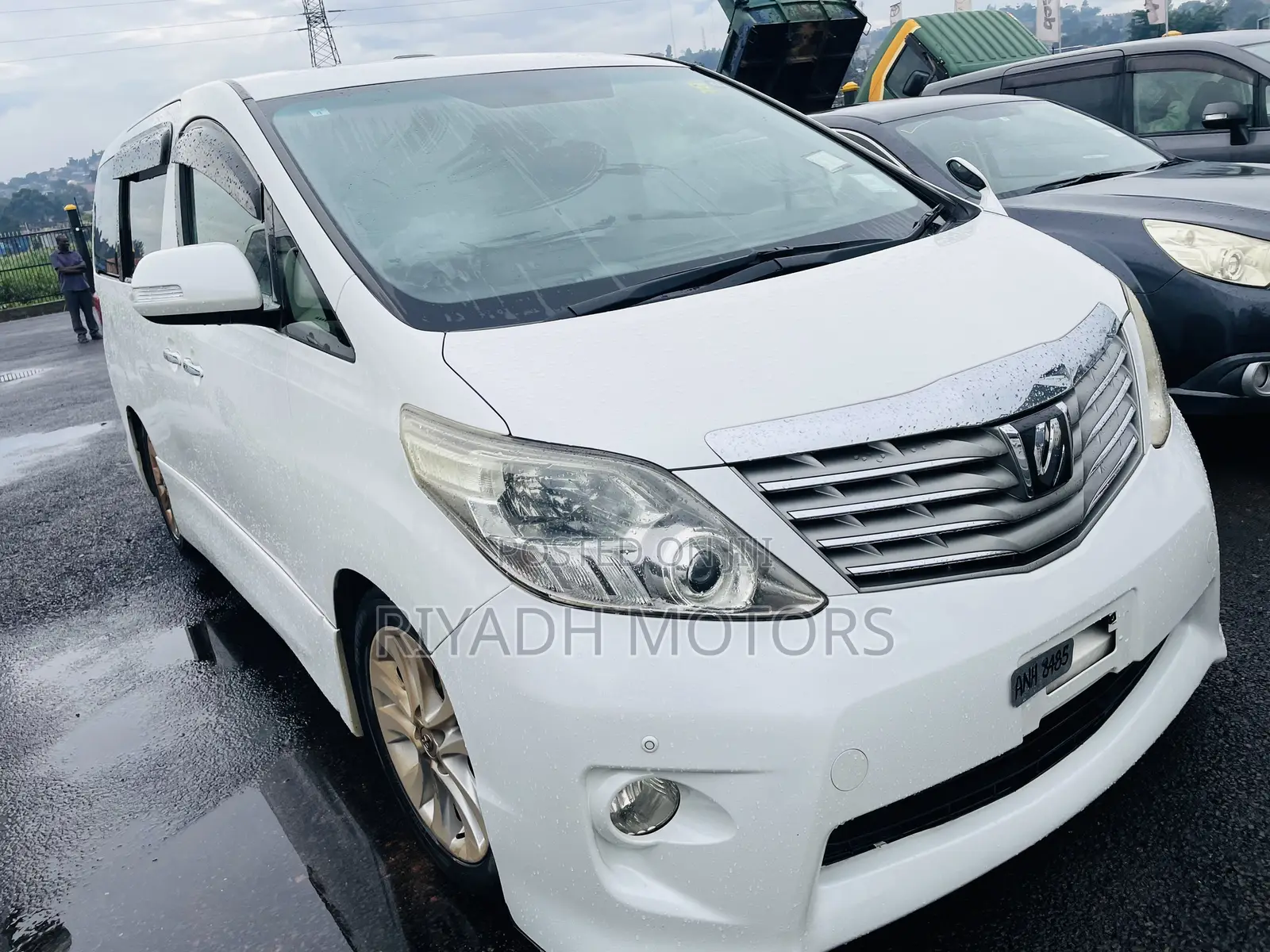 Toyota Alphard 2.4 Petrol FWD 2010 White
