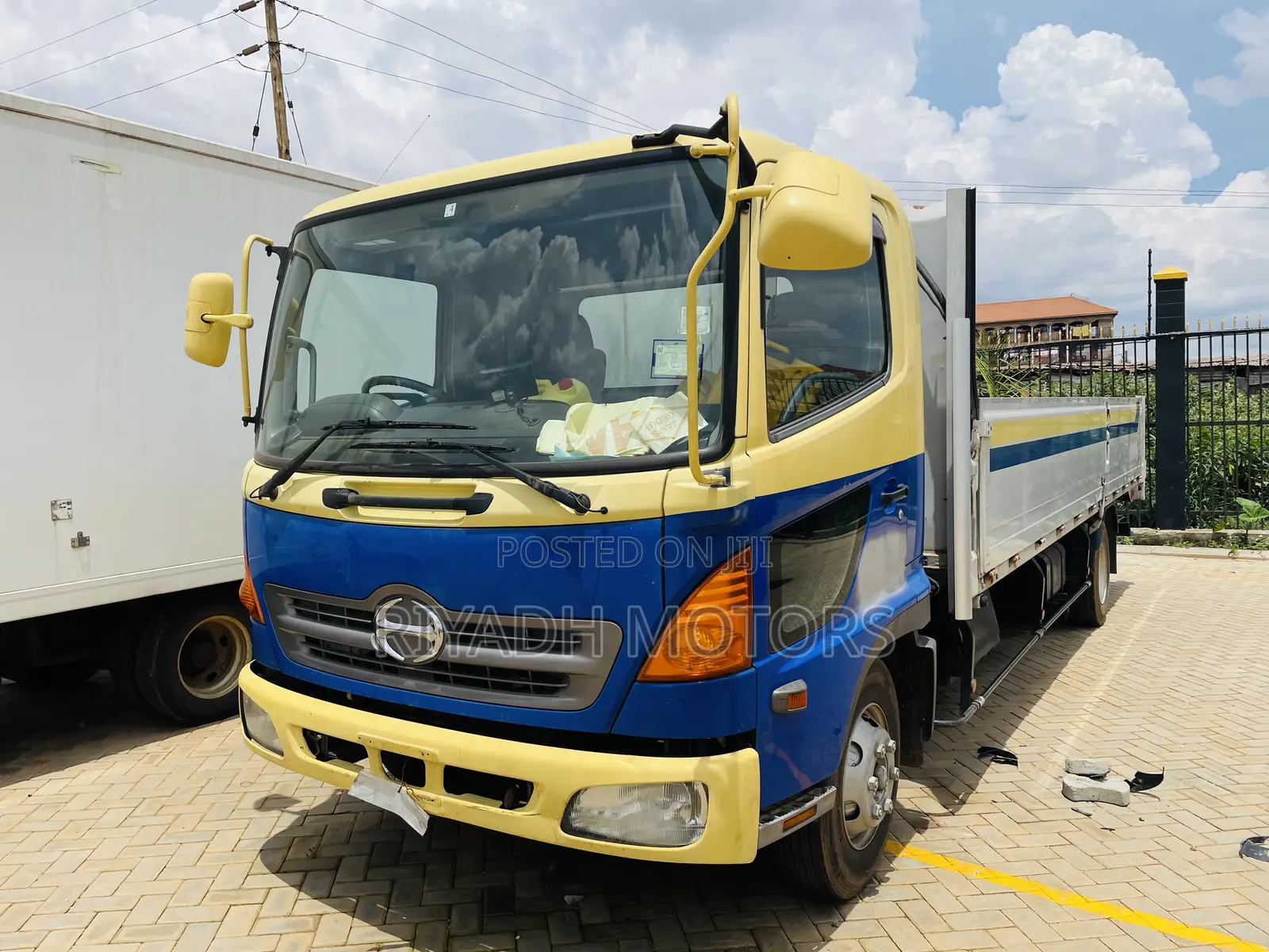 Hino Truck
