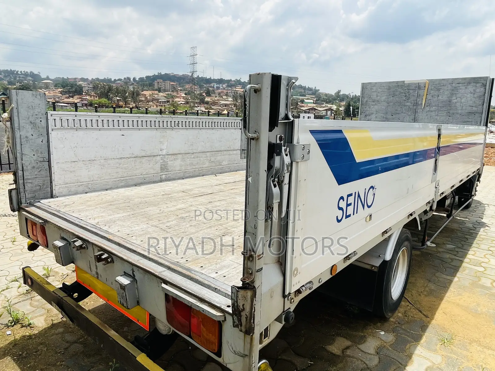 Hino Truck