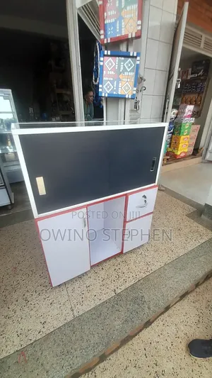 Show Case Glass Table