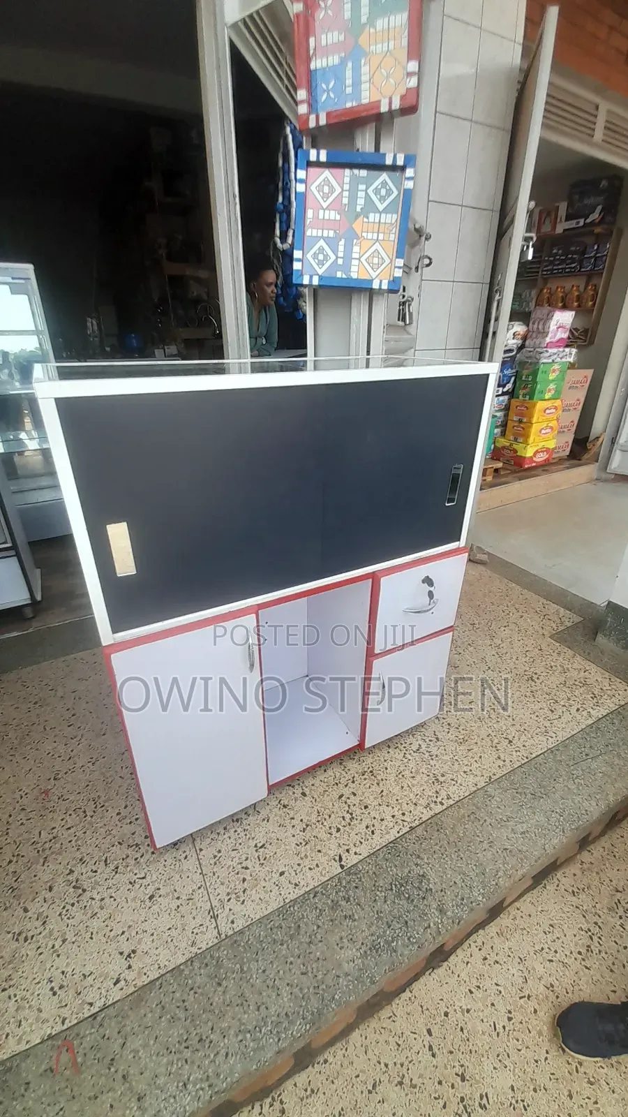 Show Case Glass Table